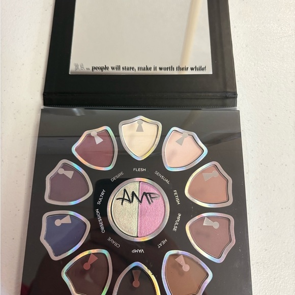 Private Society AMP High Voltage Electrified Eyes Palette - Picture 3 of 3